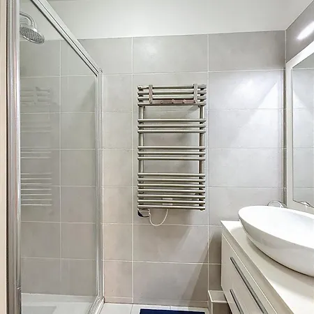 Le Parc Eugenie Apartment *